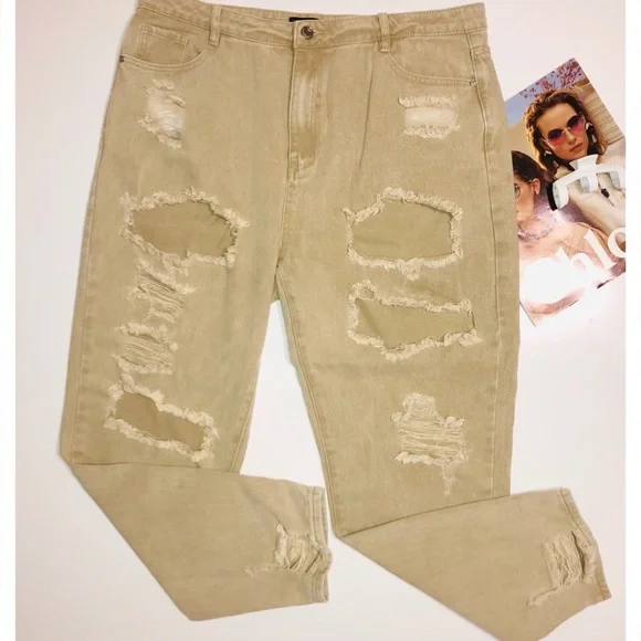 MISSGUIDED Riot Mom Jeans Extreme Ripped Rigid With High Waist - Picture 2 of 4